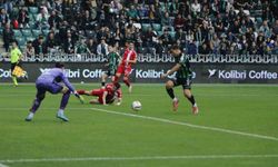 Trendyol 1. Lig: Kocaelispor: 4 - Ankara Keçiörengücü: 1 (İlk yarı)