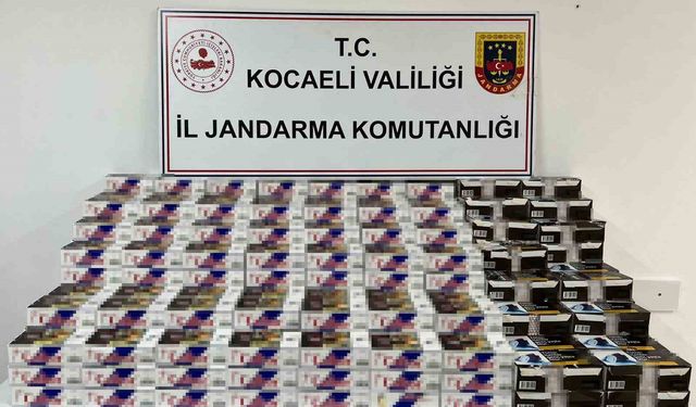 Kocaeli’nin Dilovası ilçesinde durdurulan araçtan 90 bin makaron ele geçirildi.