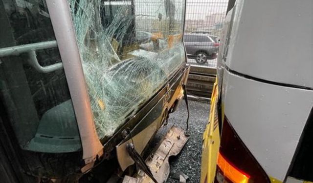 Beylikdüzü’nde metrobüs kazası: 2’si ağır 14 yaralı